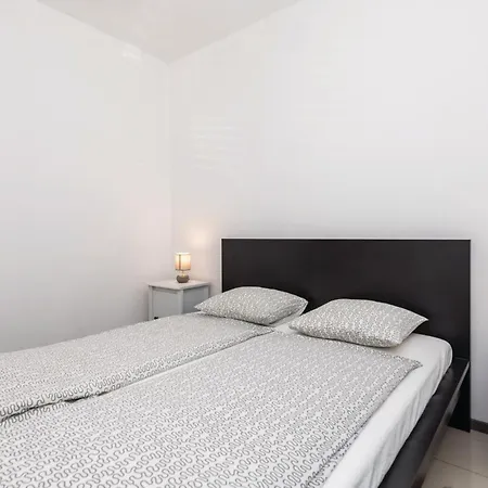 Apartment In With Wifi