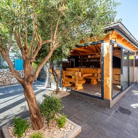 Awesome In With House Sea View *