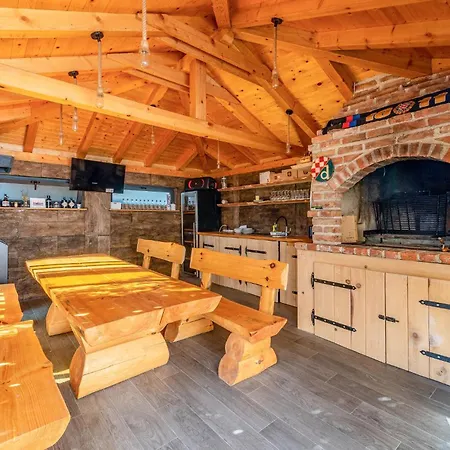 Awesome In With House Sea View شقة